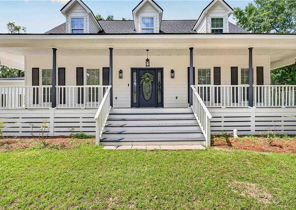 1st image of 3875 Patricia Dr