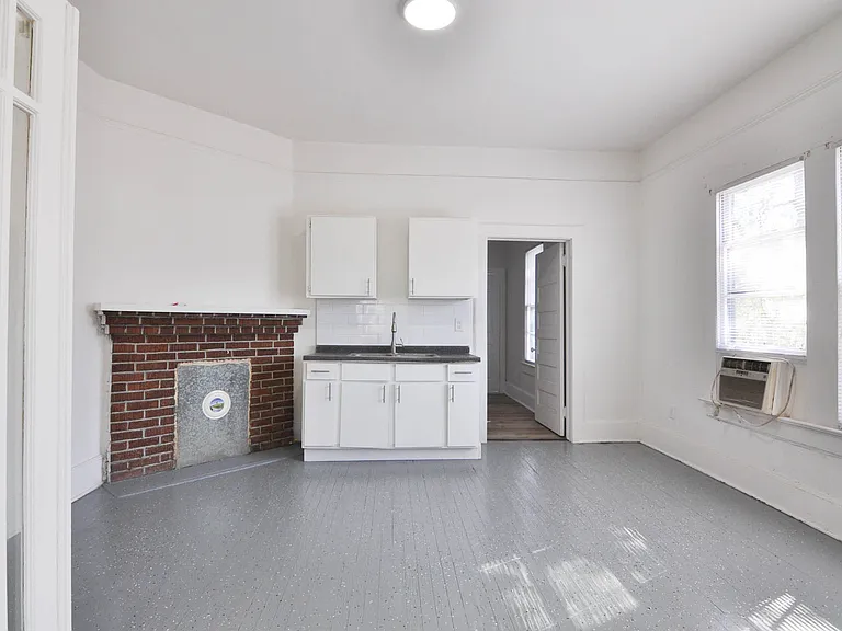4918 N Main St — Photo 6