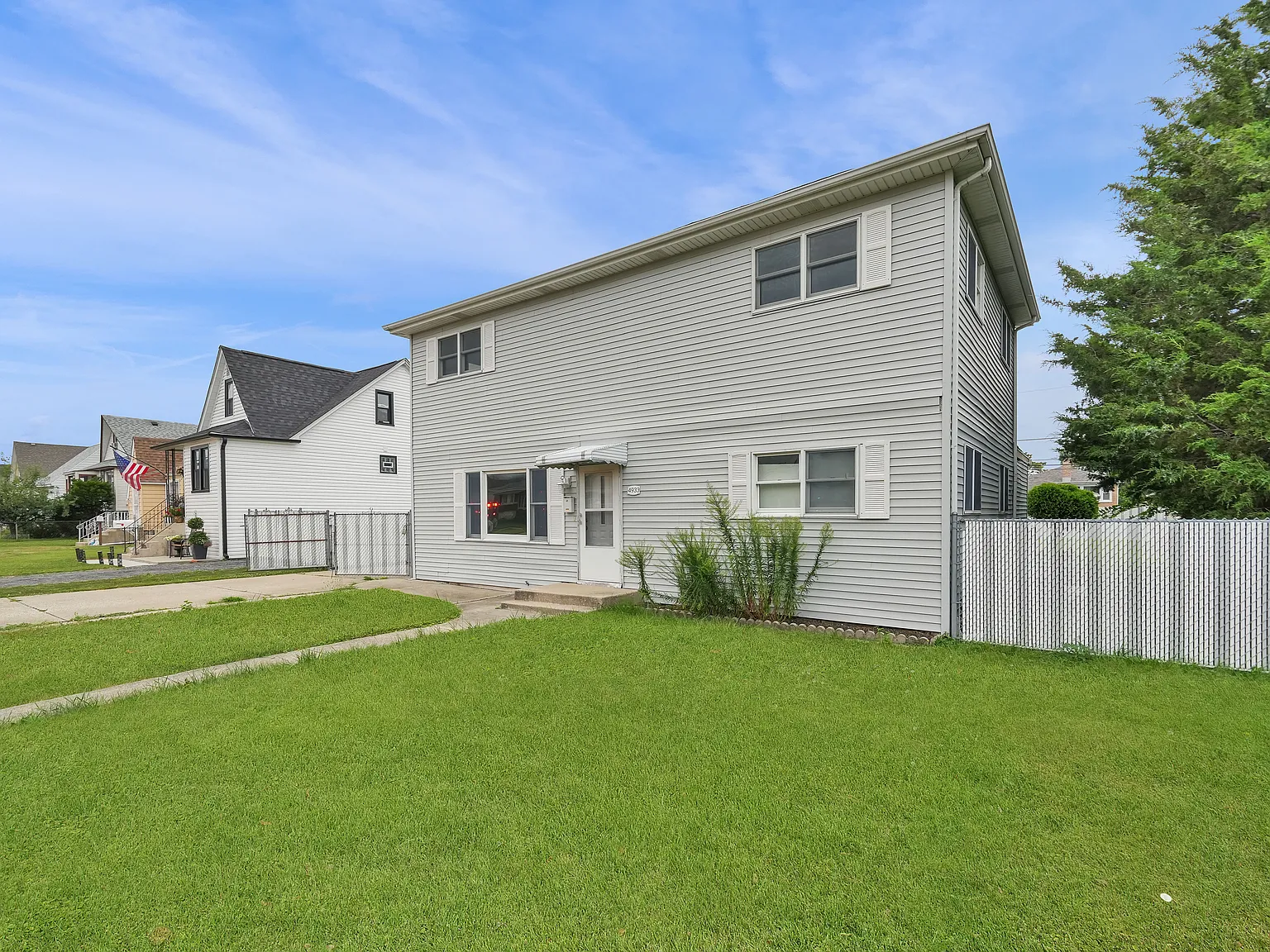 5 bed, 1999 sqft, $3,250 — Photo 1
