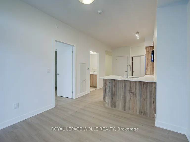 25 Wellington St S #2101 — Photo 13