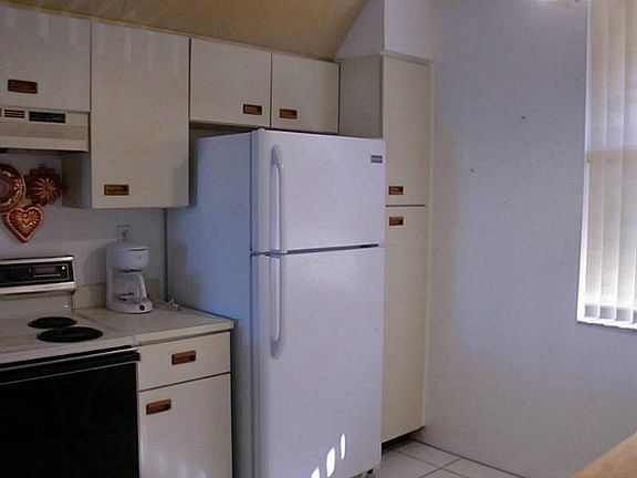 3rd image of 10456 NW 24th Pl APT 105