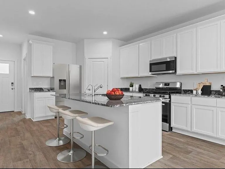 8051 Marchese Dr — Photo 4