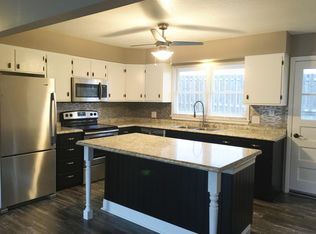 1714 Lawrence Ave APT A, Leavenworth, KS 66048