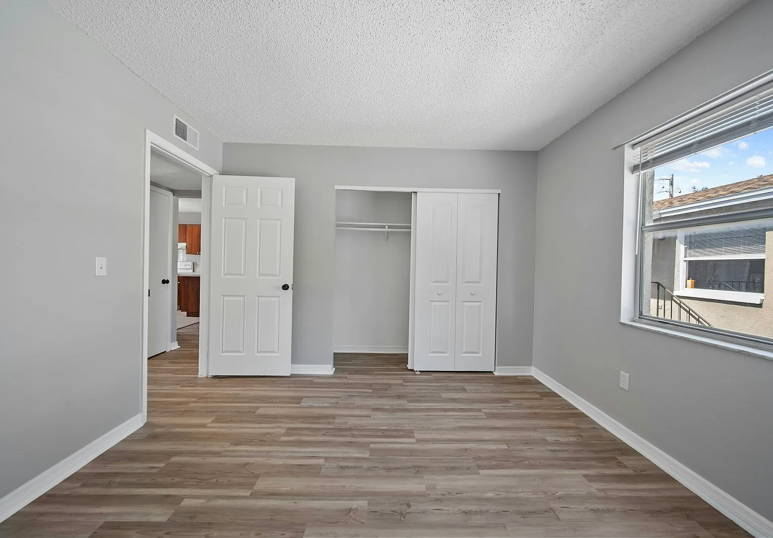 714 East Floribraska Avenue, Unit D — Photo 3