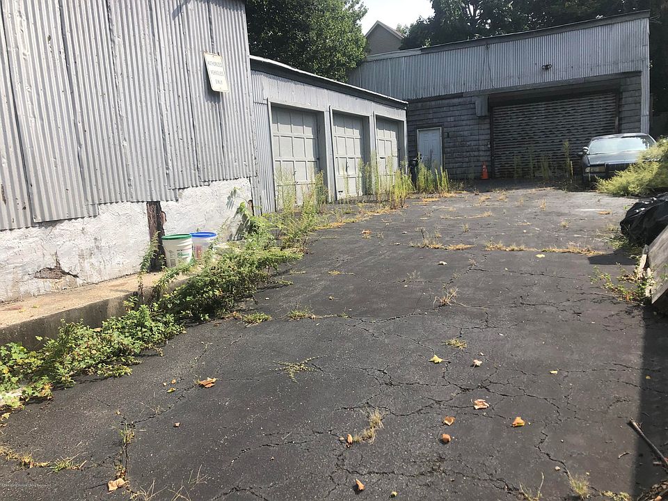 1st image of 182 W Buchanan St