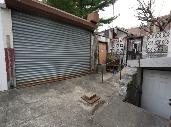 1636 Dahill Road image 19 of 19