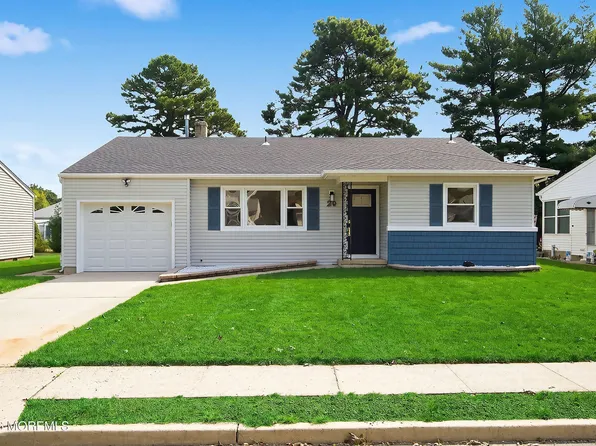 26 Nostrand Drive, Toms River, NJ 08757