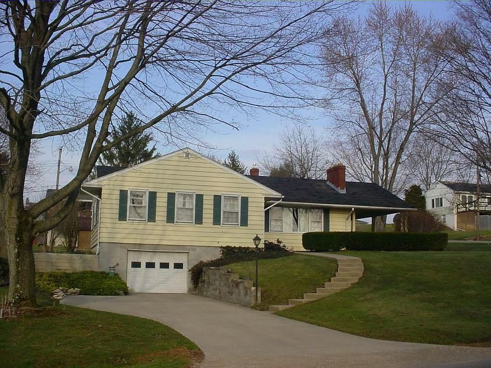 1st image of 9 Eastgate Dr
