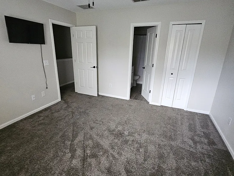 Master Bedroom - tv not included