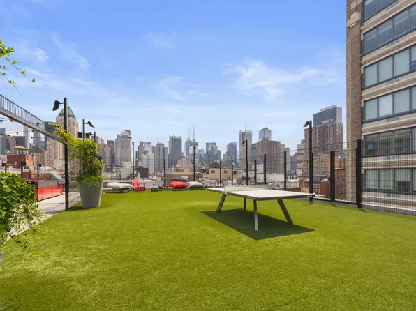 547 West 47th Street image 21 of 29