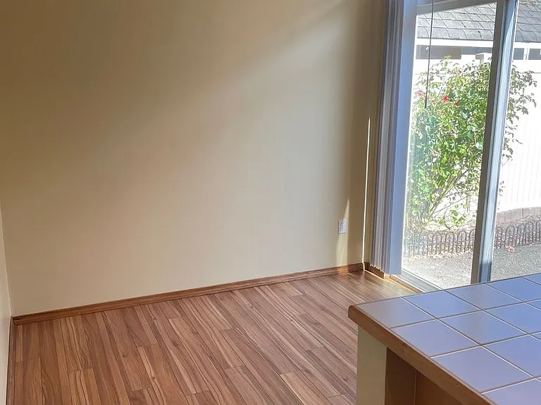 22721 NE 5th Pl — Photo 10