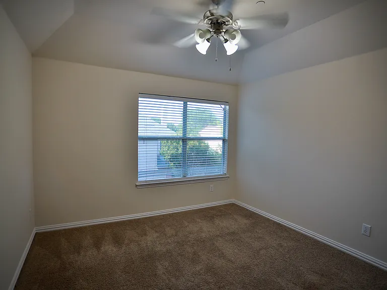 4611 Penelope Ln — Photo 11