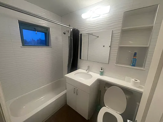 Rented by AW Realty Group LLC | media 8