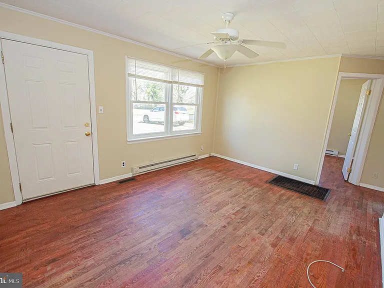 602 E Main St — Photo 20
