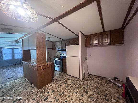 5th image of 5285 White Oak Rd