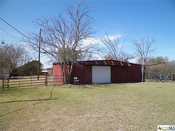 5th image of 304 Tippit Ln