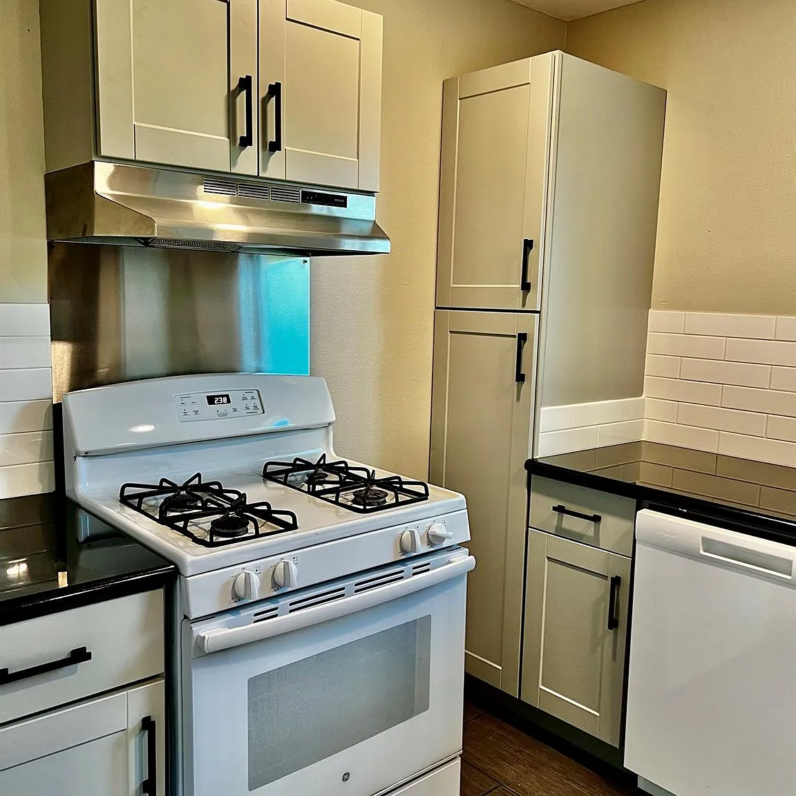 2 bed, 1122 sqft, $1,500 — Photo 4