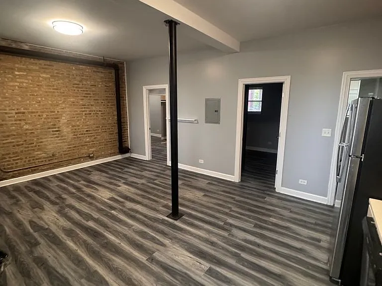 2900-04 N Laramie Avenue W George St #5200-06 — Photo 49