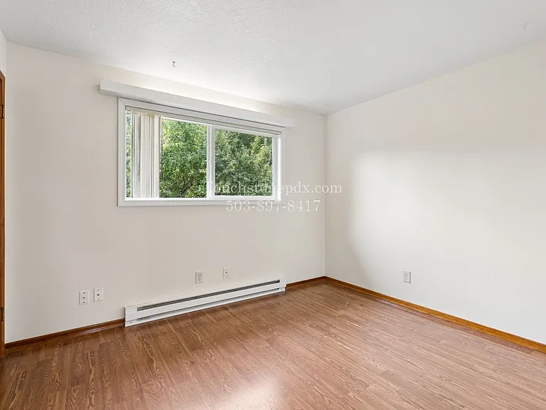 18016 NE Davis St — Photo 23