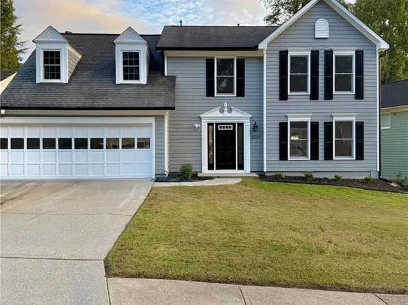 2200 Carlysle Cove Dr, Lawrenceville, GA 30044