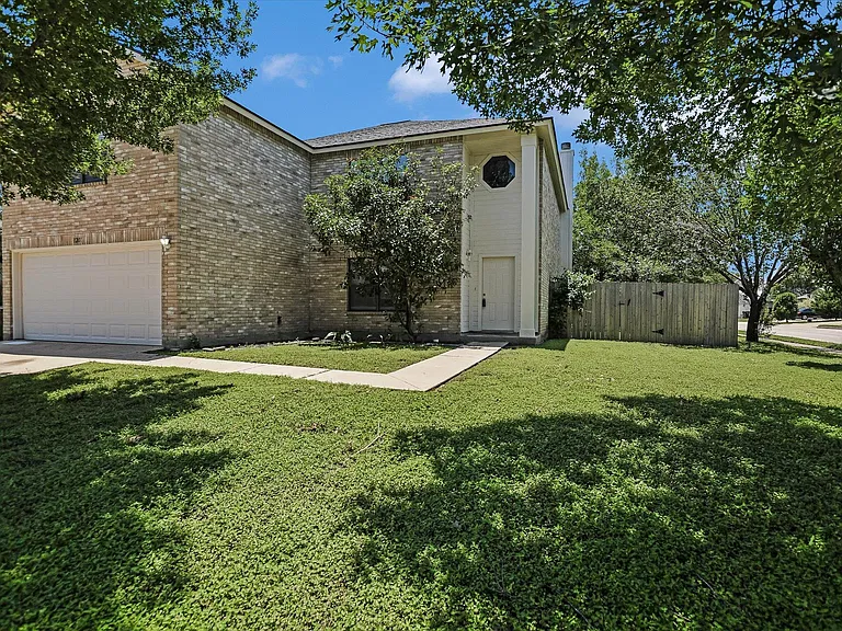 1201 Pike Path — Photo 2