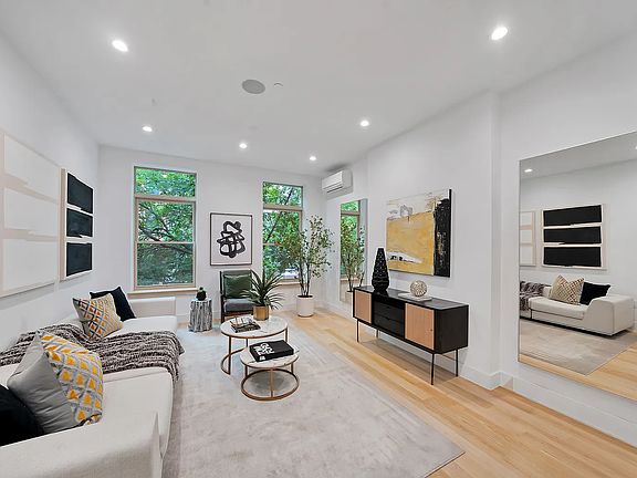 2nd image of 121 W 136th St