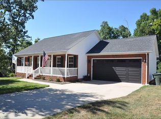 619 Old Castle Dr, Randleman, NC 27317