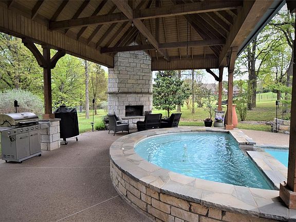 4th image of 106 Autumn Springs Ct
