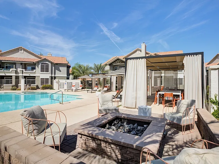 Pool Lounge