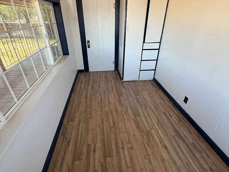 400 E Grangeville Blvd — Photo 15