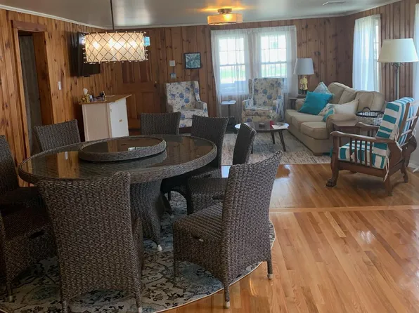 683 Ocean St, Marshfield, MA 02050