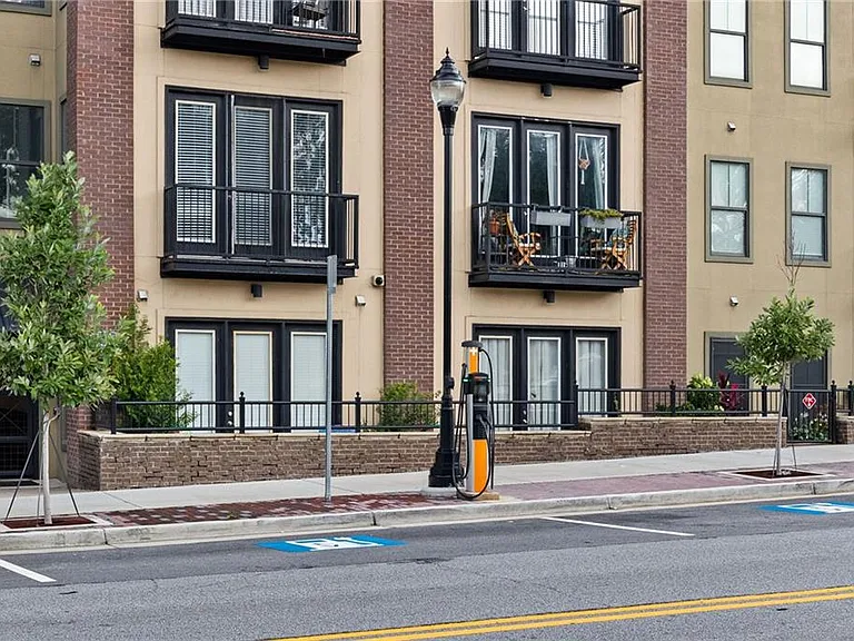 5300 Peachtree Rd #501 — Photo 34