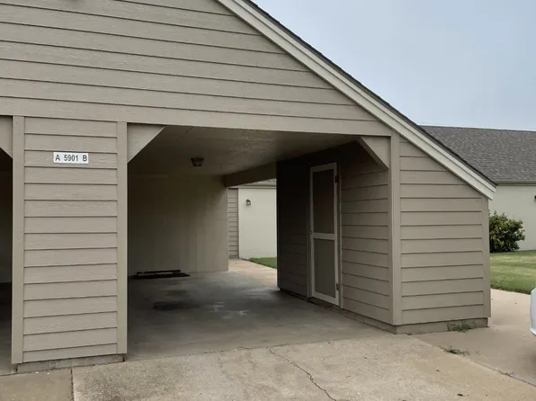 5901 Eisenhower Ct #B, Great Bend, KS 67530