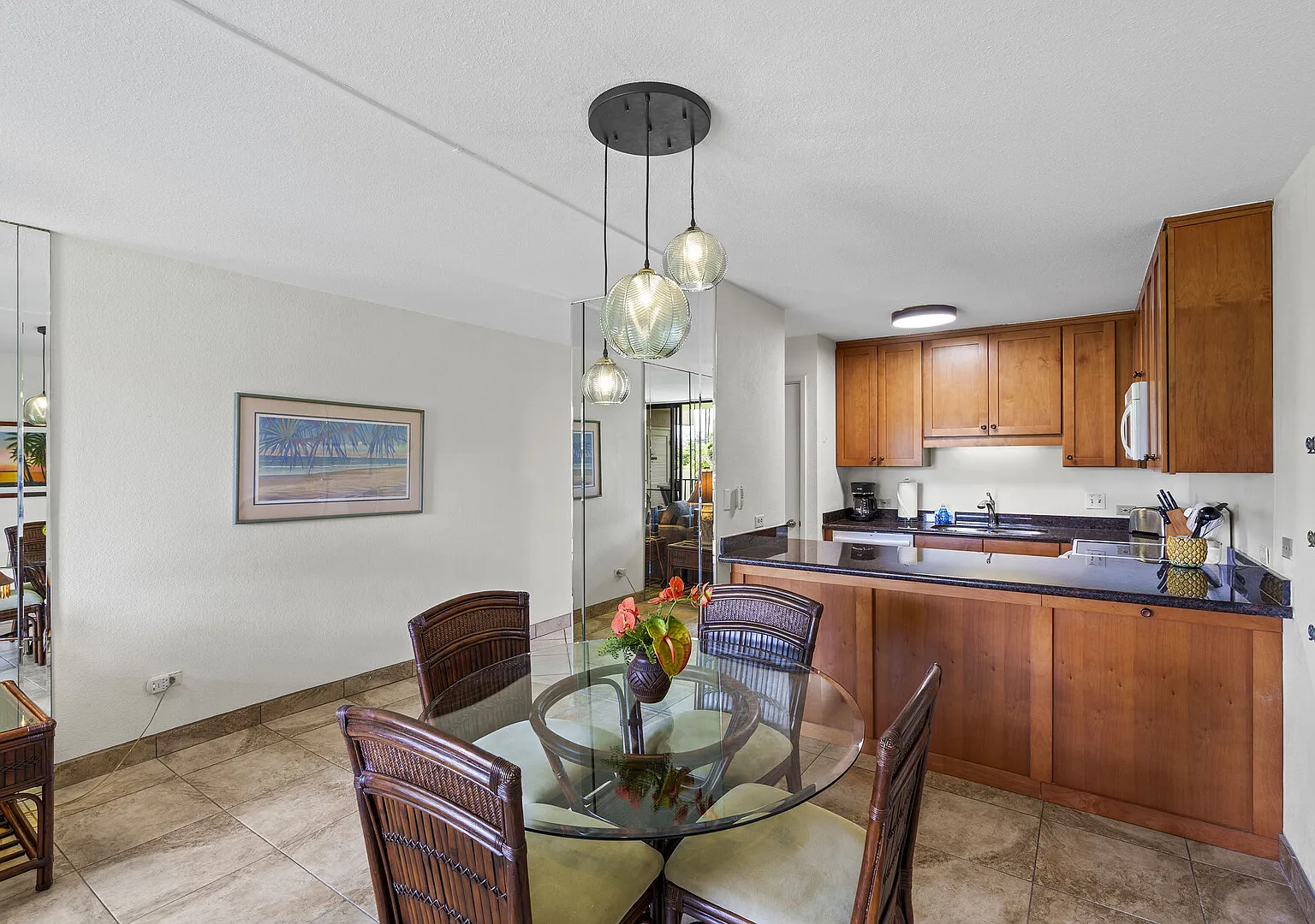 Kamaole Sands 7-206 - Renovated, Courtyard Views, Steps to the Beach, — Photo 2