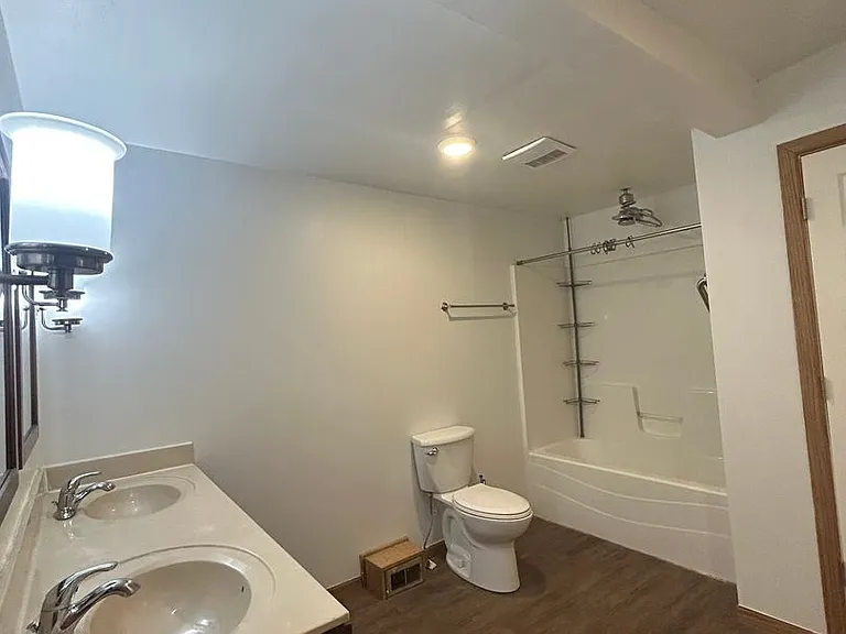 823 Harrison St — Photo 14
