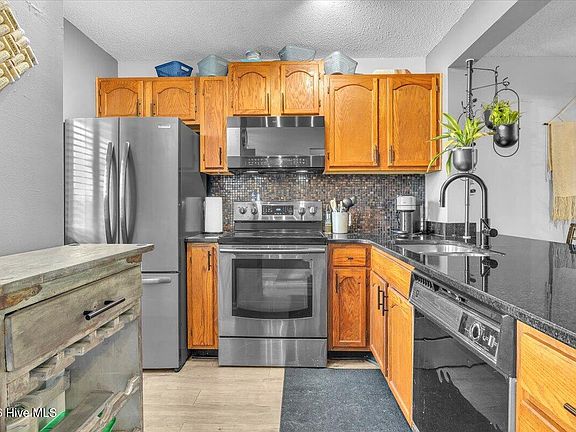 4th image of 3619 Saint Johns Court Unit B