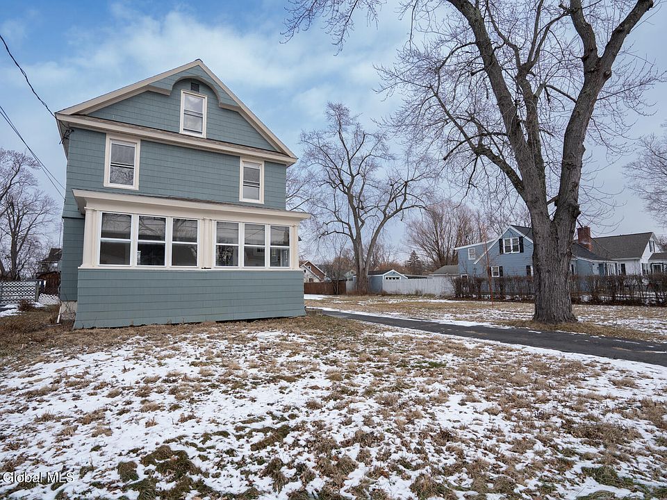 1st image of 21 Bruen Court