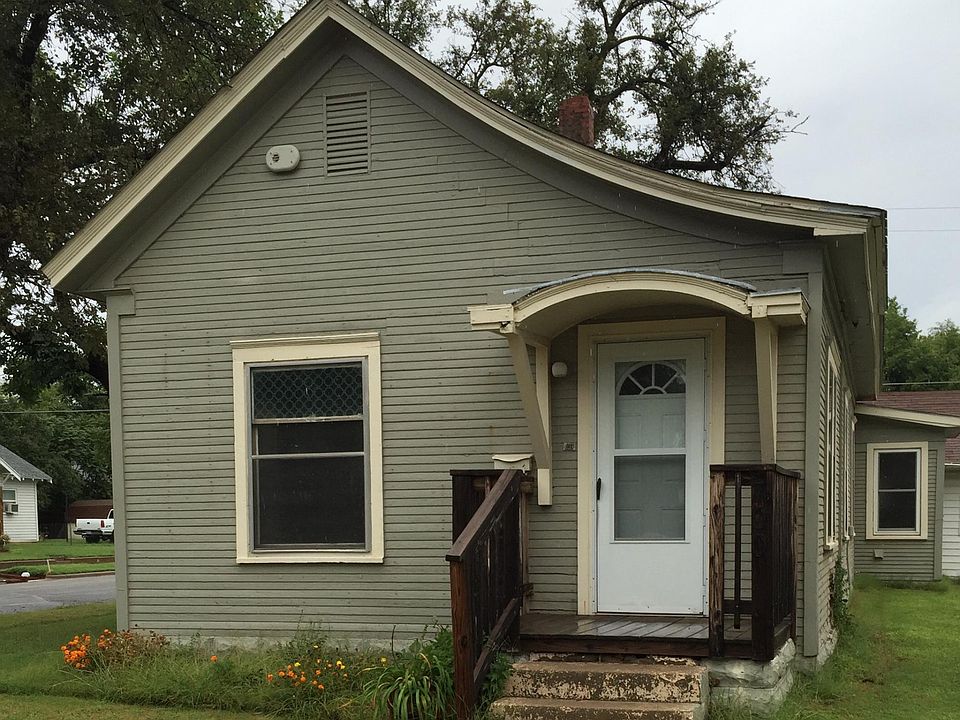 1st image of 700 E 8th Ave