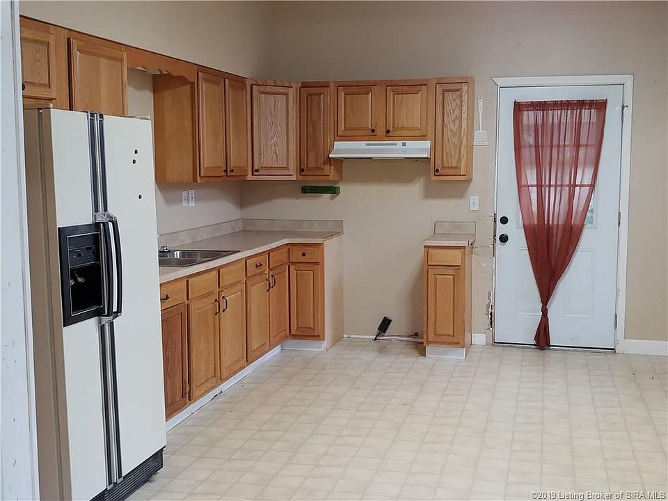 2nd image of 1815 E Market St
