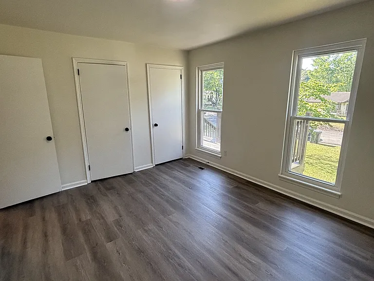 2535 Martin Cir — Photo 22
