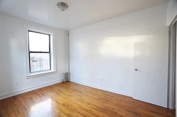 Bedroom, photo 2
