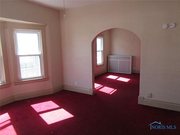 4th image of 127 Bergin St