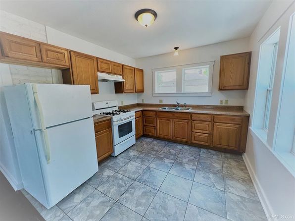 412 Dickinson Blvd #1