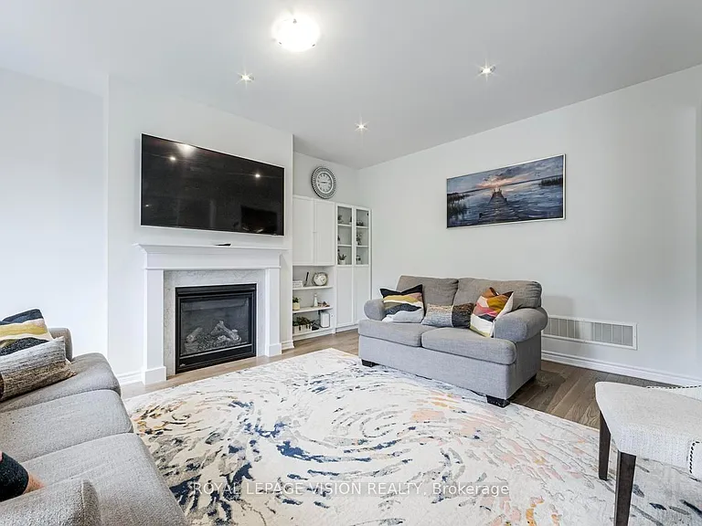 33 Bremner St #MAIN — Photo 11