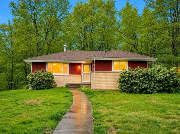 194 Woodridge Dr, Beaver, PA 15009
