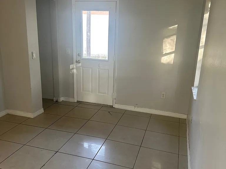 1016 Red Oak Cir — Photo 6