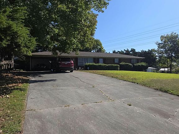 2nd image of 416 Central Church Rd