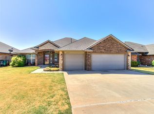 2416 SE 92nd Ter, Moore, OK 73160