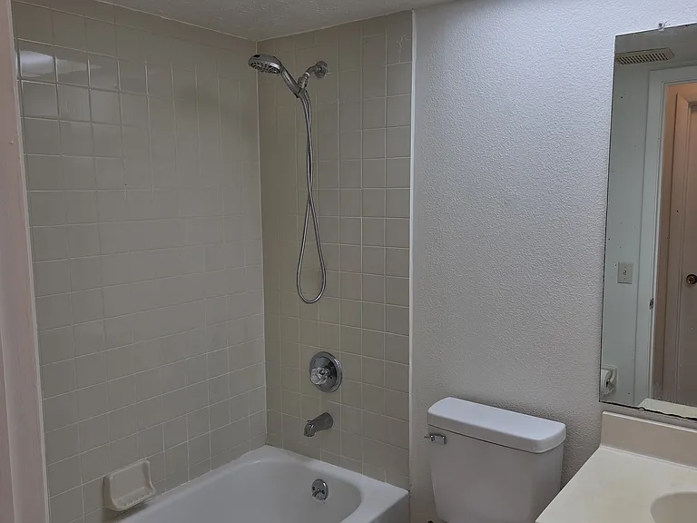 1210-1222 SE 8th St #1214-7 — Photo 8