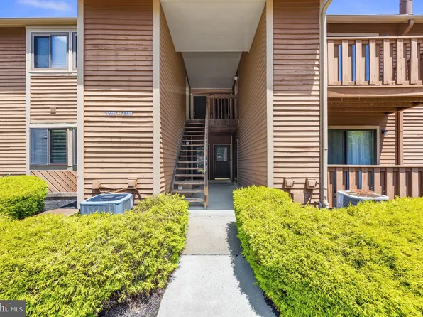 1813 Woodhollow Dr, Marlton, NJ 08053